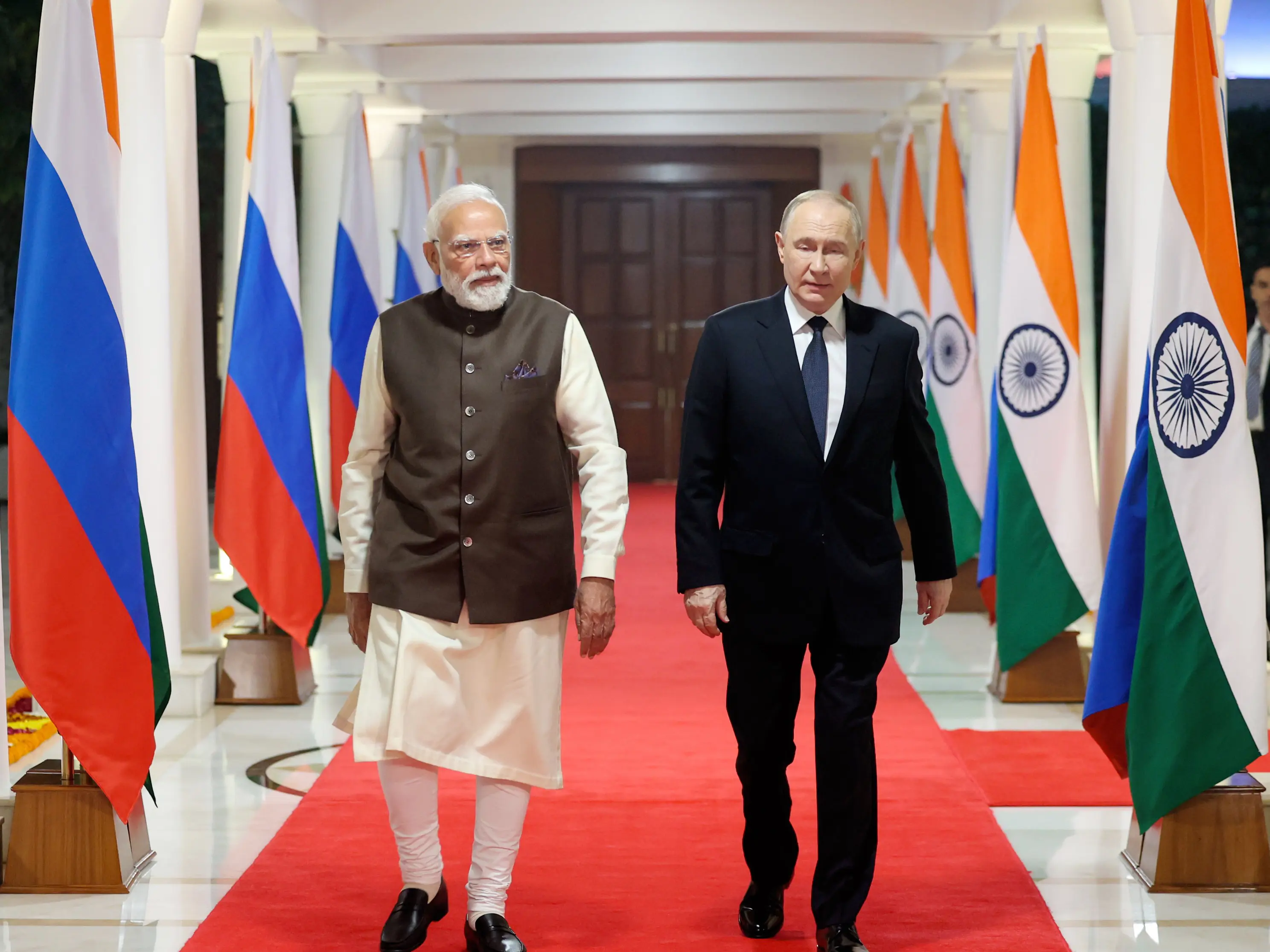 'If the US has the right to buy our fuel, why shouldn't India': Vladimir Putin defends India's right to buy Russian oil amid US tariffs 'If the US has the right to buy our fuel, why shouldn't India': Vladimir Putin defends India's right to buy Russian oil amid US tariffs