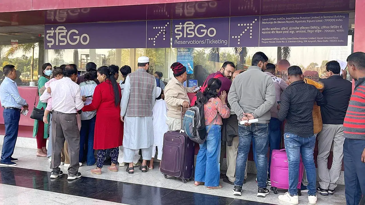 Passenger Queue Scenes Across Major Airport Terminals