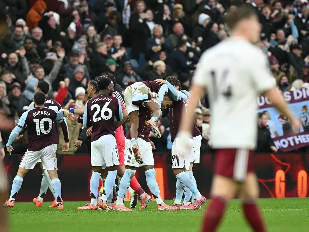 Aston Villa end Arsenal’s unbeaten PL streak as City cut gap at top with win over Sunderland Aston Villa end Arsenal’s unbeaten PL streak as City cut gap at top with win over Sunderland