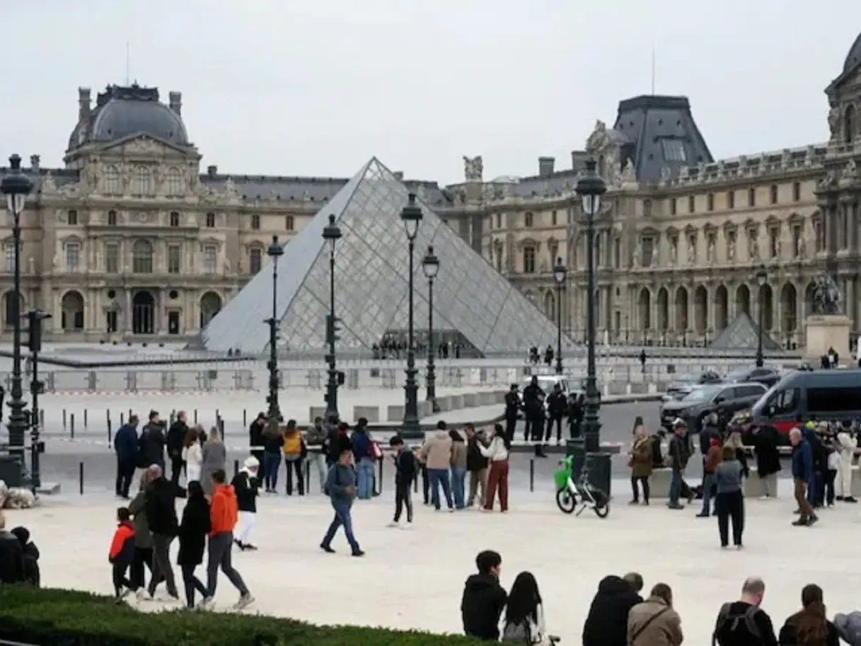 After jewel heist, water leak damages hundreds of rare works at Louvre Museum in Paris After jewel heist, water leak damages hundreds of rare works at Louvre Museum in Paris
