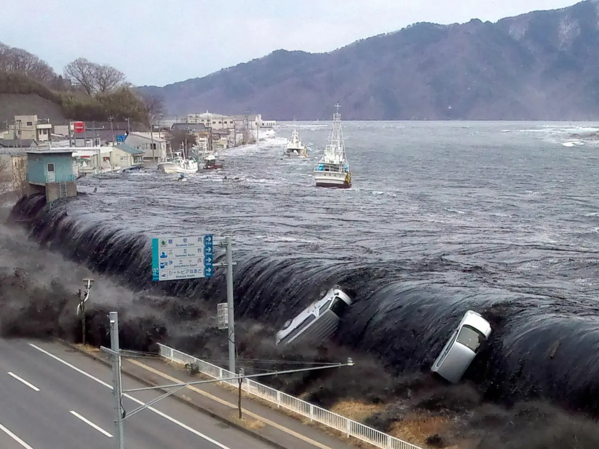 Japan warns of MEGAQUAKE this week: People handed a list of practical steps, large tsunamis could hit