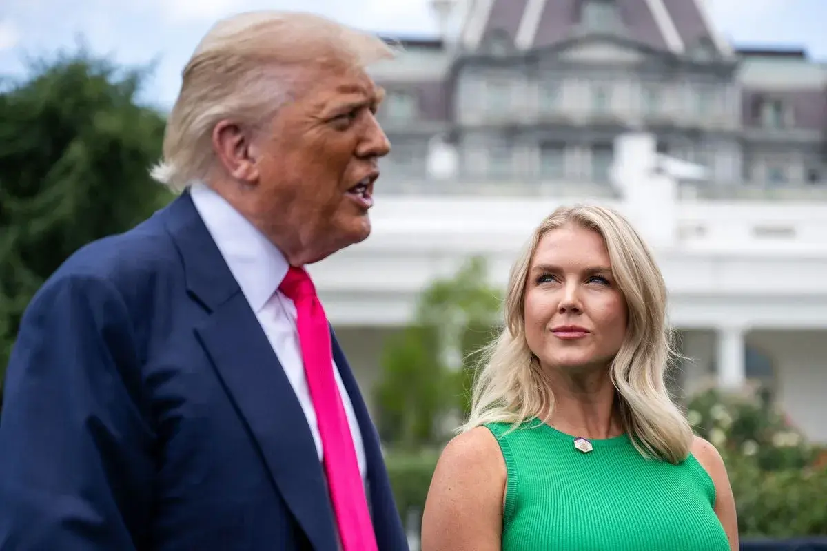 Donald Trump calls affordability a 'hoax' praises Karoline Leavitt's 'machine gun' lips in Pennsylvania rally