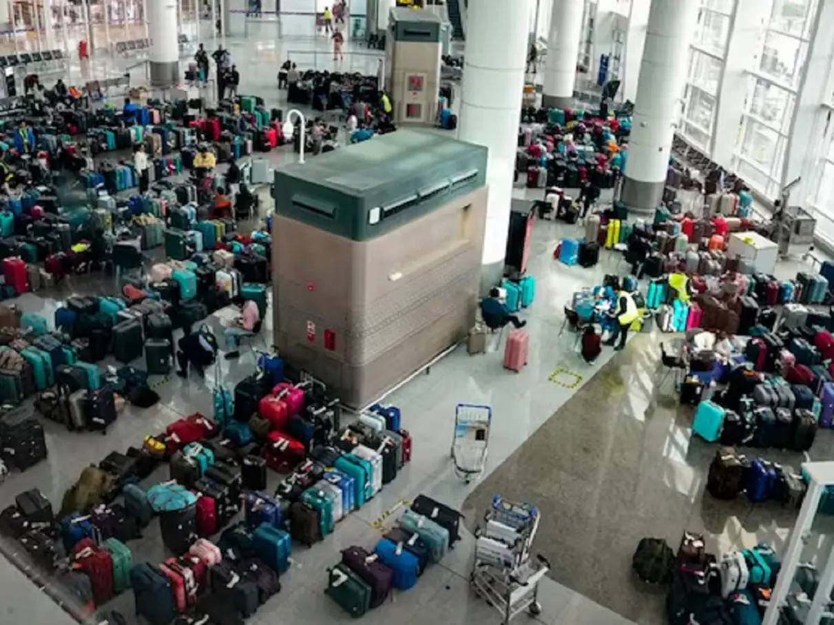 IndiGo offers travel vouchers of ₹10,000 to passengers stranded between Dec 3 and 5 IndiGo offers travel vouchers of ₹10,000 to passengers stranded between Dec 3 and 5
