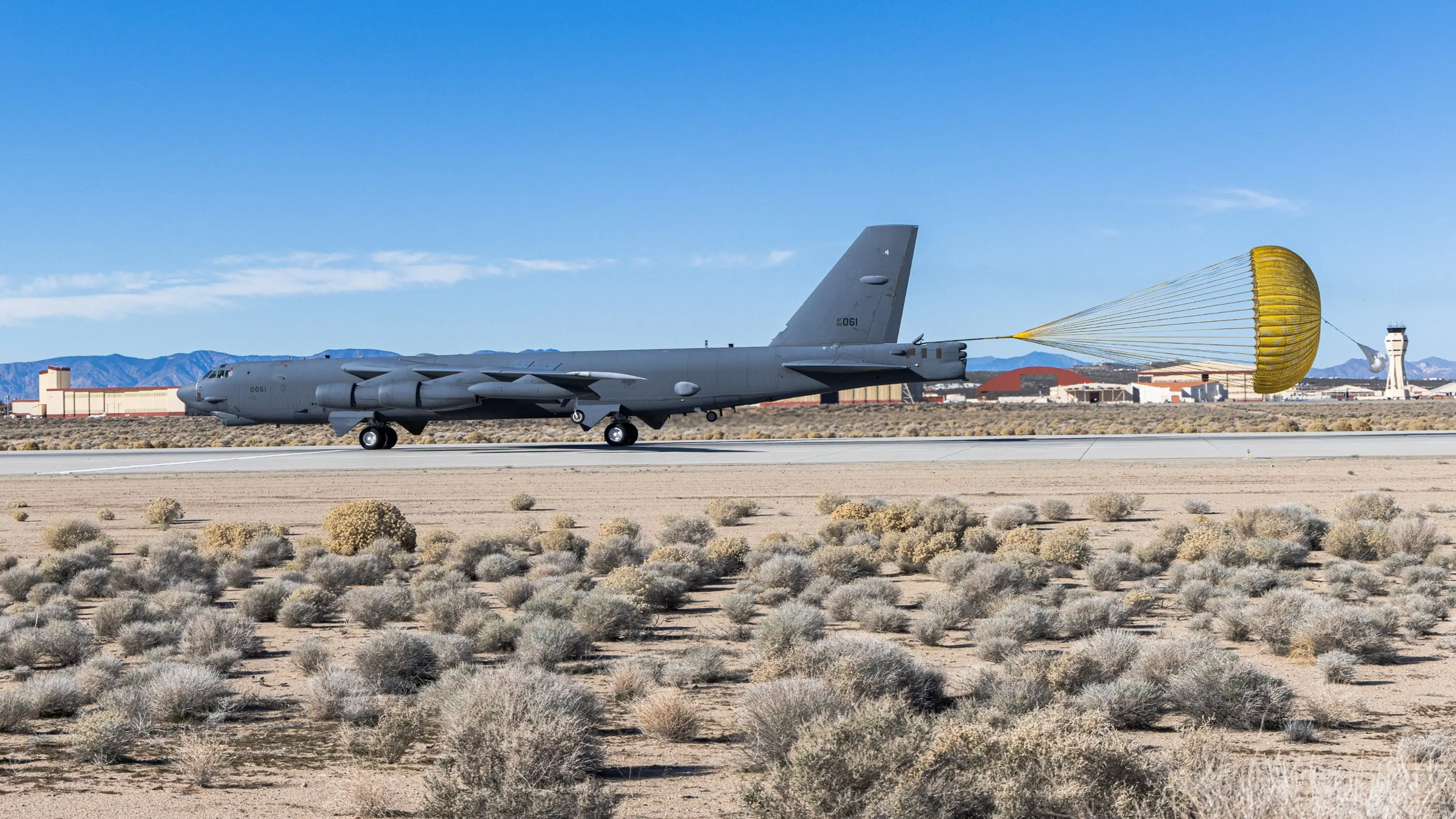 What 800 B-52 sorties did to Saddam's army in the Gulf War?