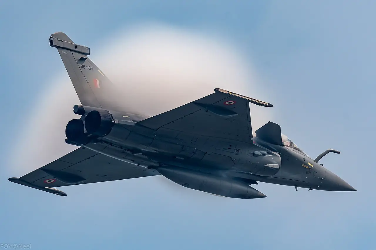 India's Rafale vs Bangladesh's Eurofighter Typhoon: Which fighter jet can fly deep into enemy territory without refuelling?