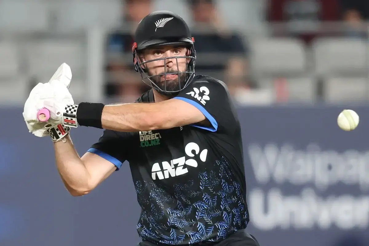 Daryl Mitchell (New Zealand) - 19 sixes