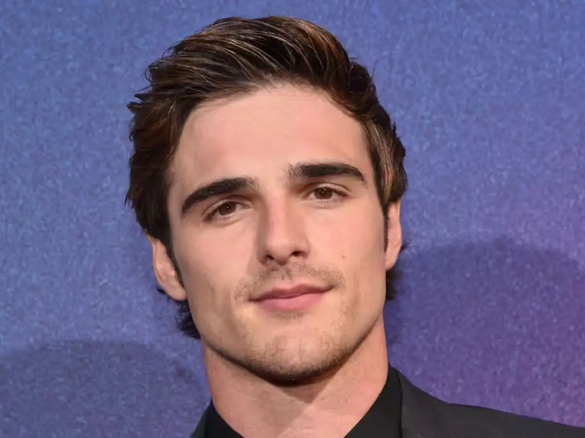 Euphoria star Jacob Elordi's heated exchange with paparazzi in Paris goes viral | Watch Euphoria star Jacob Elordi's heated exchange with paparazzi in Paris goes viral | Watch
