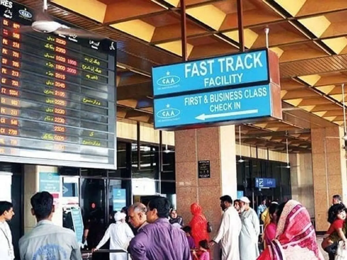 Saudi Arabia deports 56,000 Pakistani beggars, Pak authorities offload 66,000 flying to beg abroad Saudi Arabia deports 56,000 Pakistani beggars, Pak authorities offload 66,000 flying to beg abroad