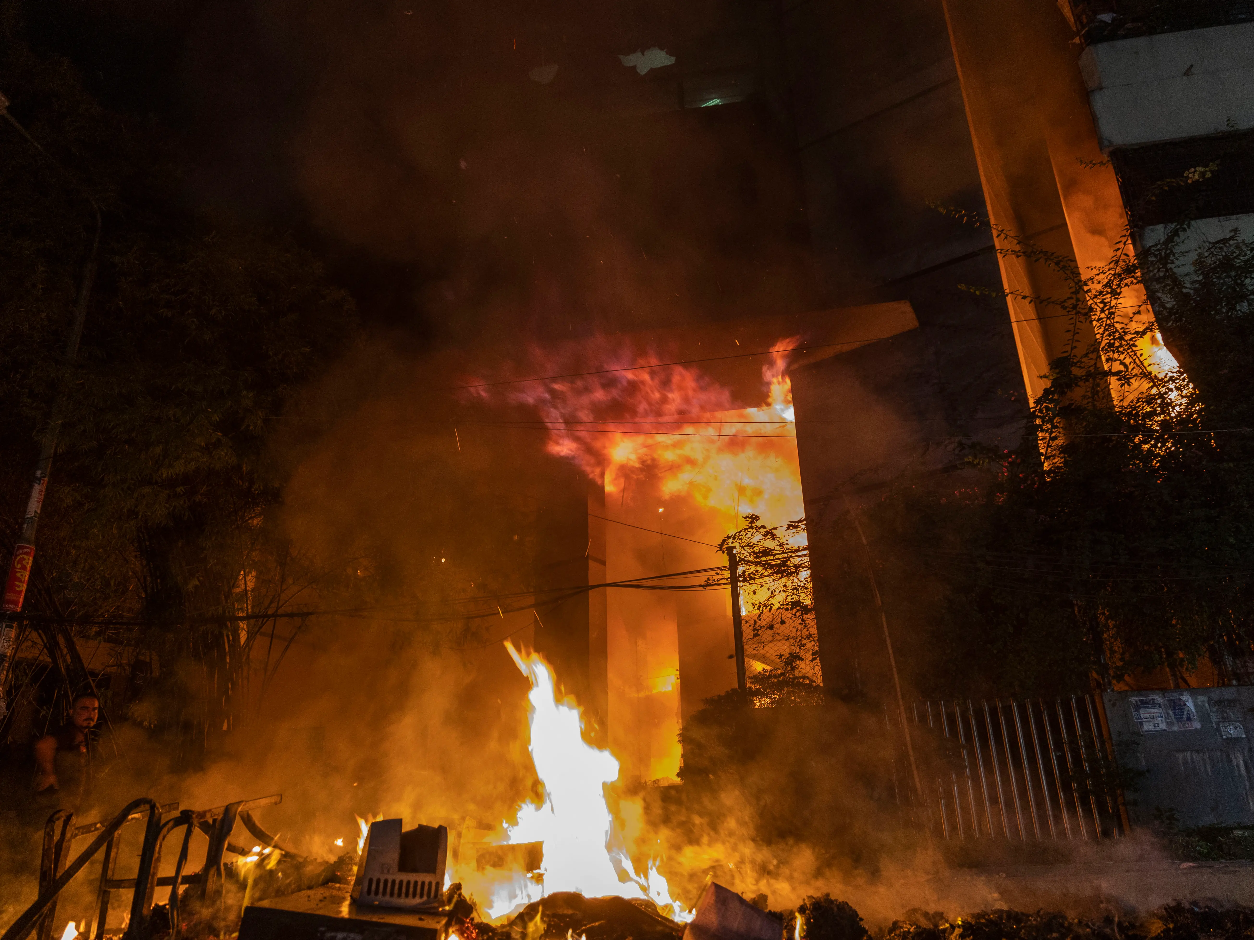 Bangladesh violence: Protesters set fire to major media offices after youth leader’s death | WATCH Bangladesh violence: Protesters set fire to major media offices after youth leader’s death | WATCH