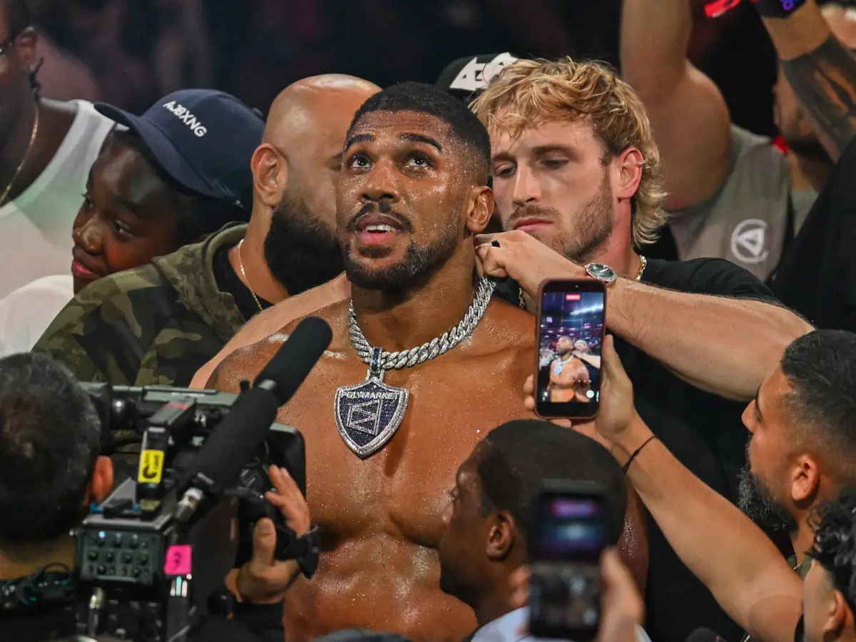 Anthony Joshua knocks out YouTuber-turned-boxer Jake Paul to win boxing bout Anthony Joshua knocks out YouTuber-turned-boxer Jake Paul to win boxing bout