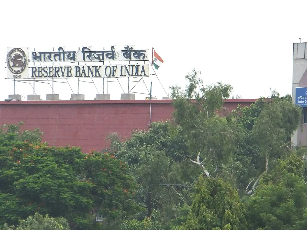 Banks cannot completely block, disable phones for unpaid loans, clarifies RBI