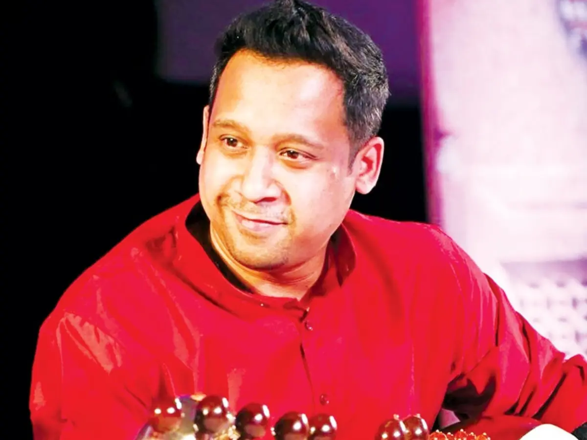Kolkata-based Sarod player flees Bangladesh, hides identity after his concert venue is vandalised in Dhaka Kolkata-based Sarod player flees Bangladesh, hides identity after his concert venue is vandalised in Dhaka