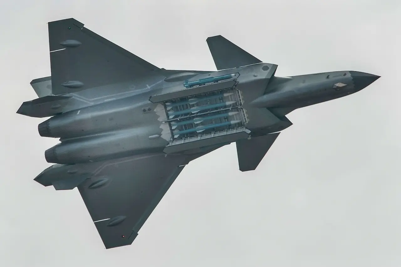 PL-15 Chinese Long-Range Air-to-Air Missile