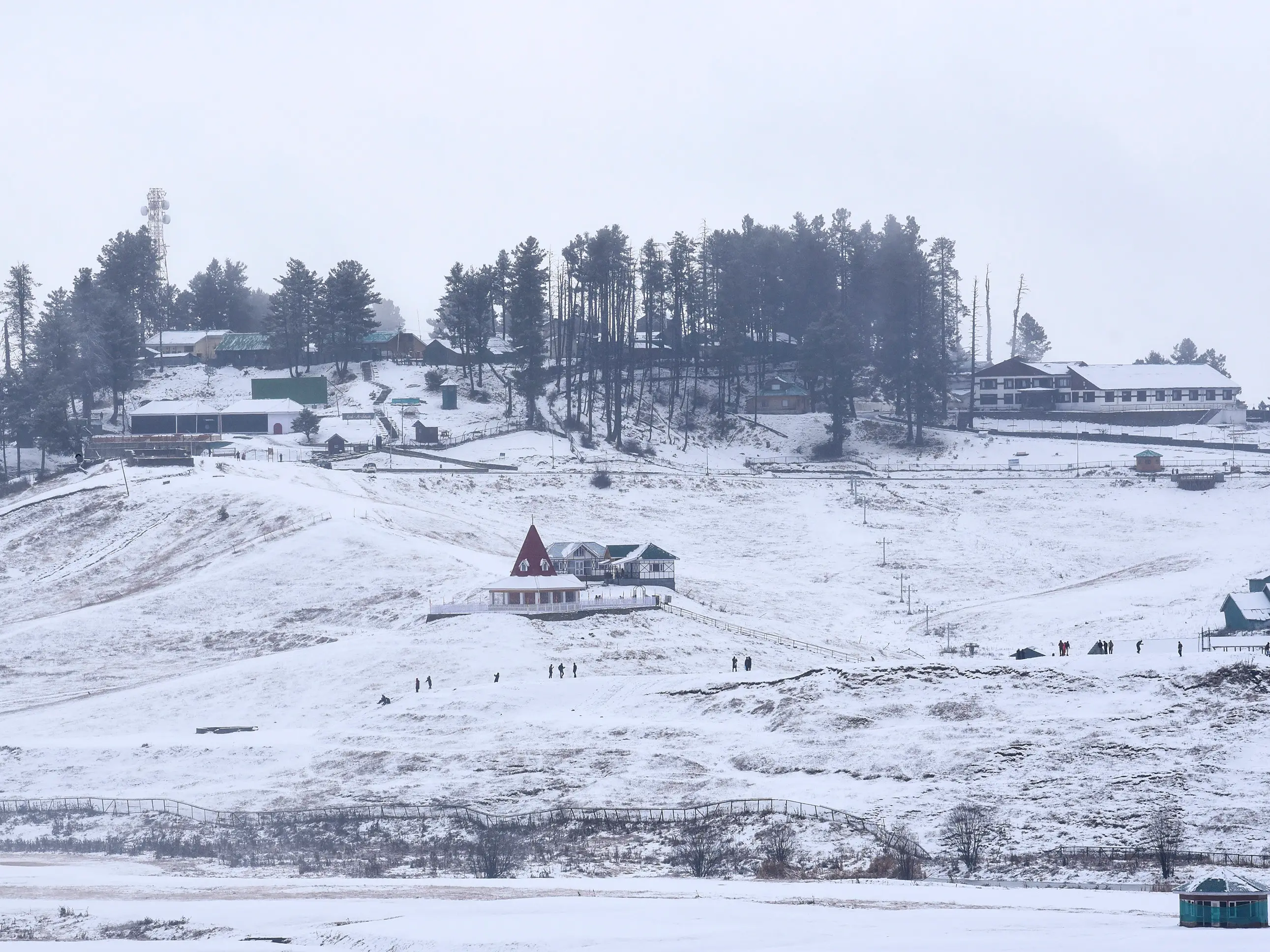 Kashmir reels under intense cold wave, Dras freezes at -18.1 C; Met Predicts snow on New Year’s Kashmir reels under intense cold wave, Dras freezes at -18.1 C; Met Predicts snow on New Year’s