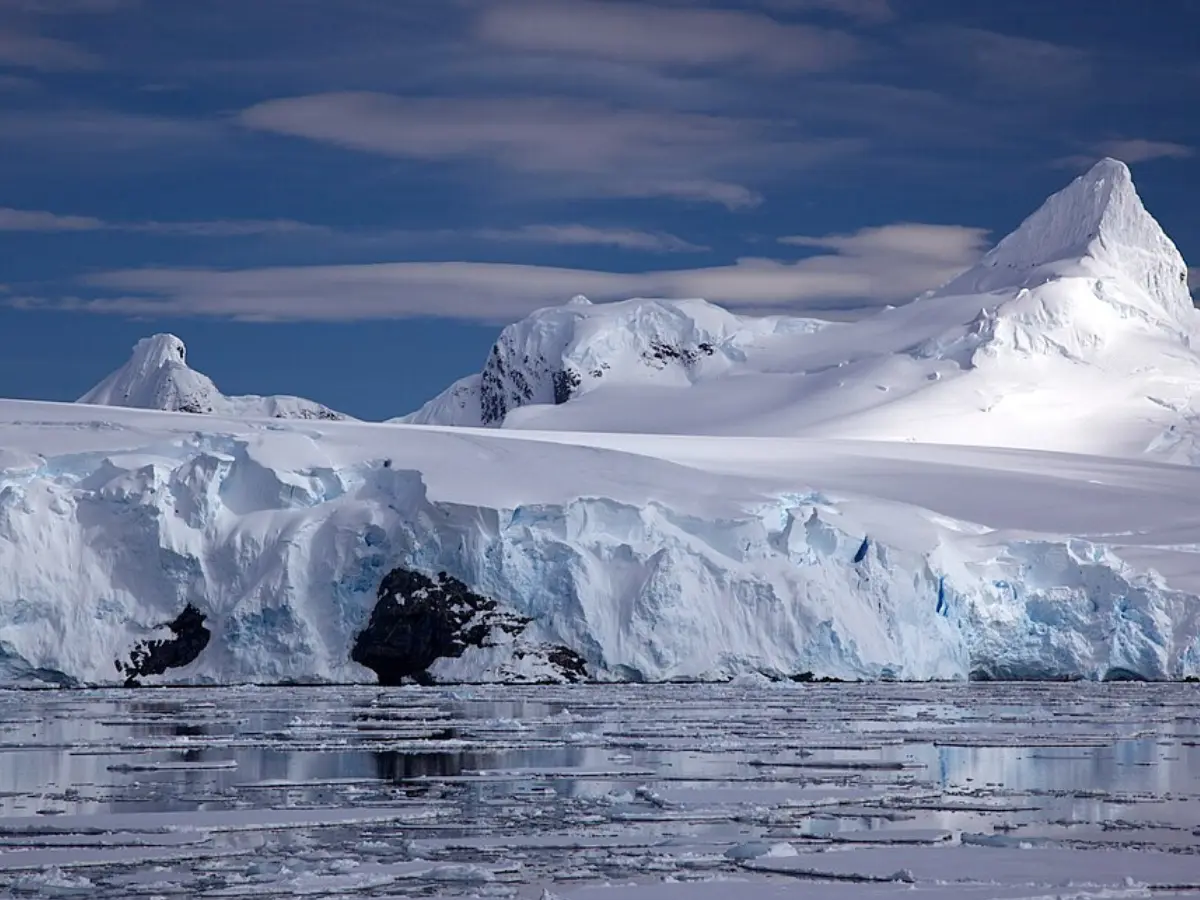 A robot got lost in Antarctica. It revealed scary secrets from underneath another glacier