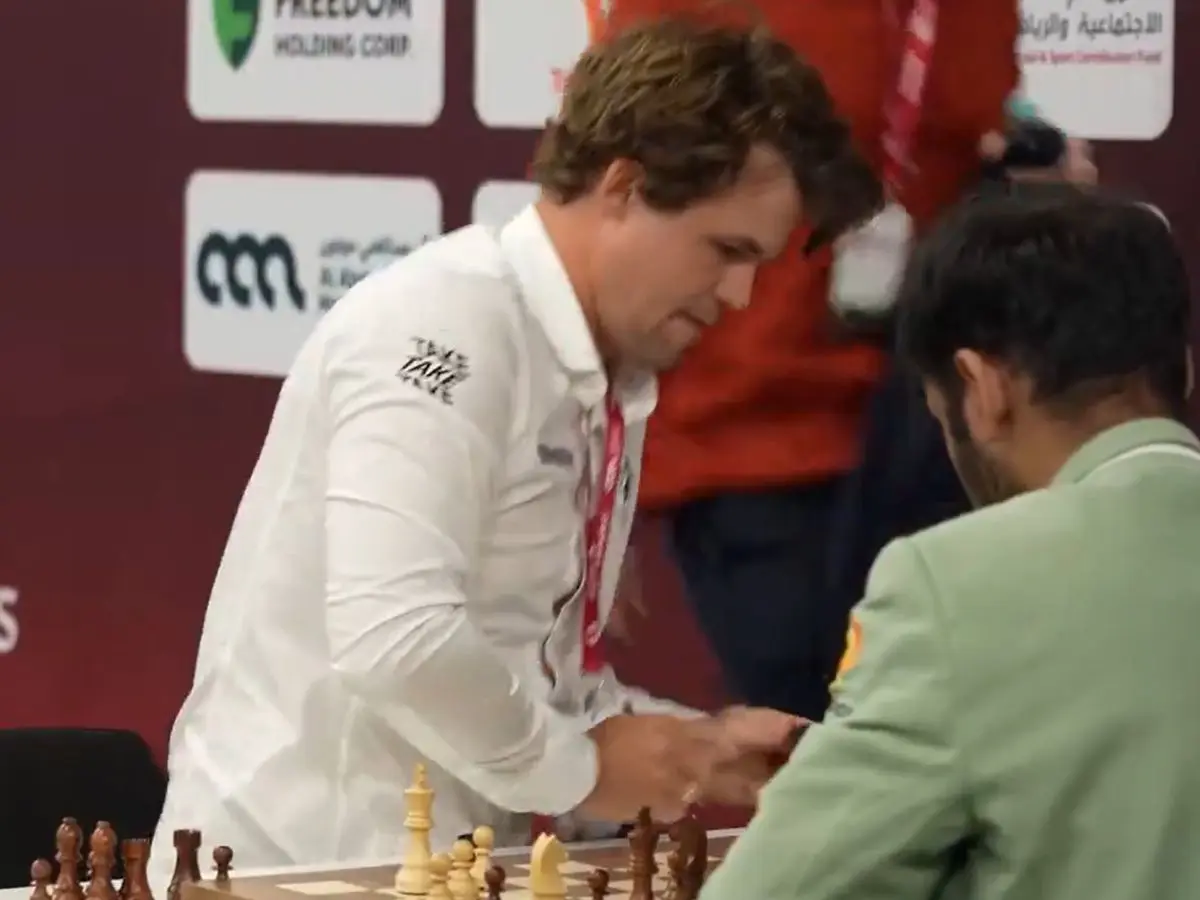 World Blitz Championship 2025: Magnus Carlsen reacts in frustration after loss to Arjun Erigaisi - WATCH