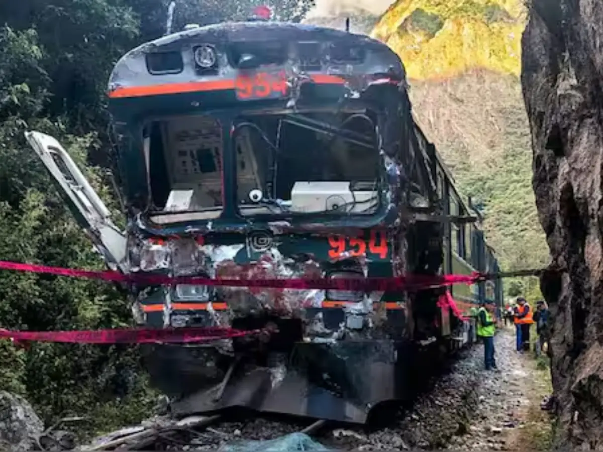 Two tourist trains collide in Peru's Machu Picchu, at least one dead, 40 injured Two tourist trains collide in Peru's Machu Picchu, at least one dead, 40 injured