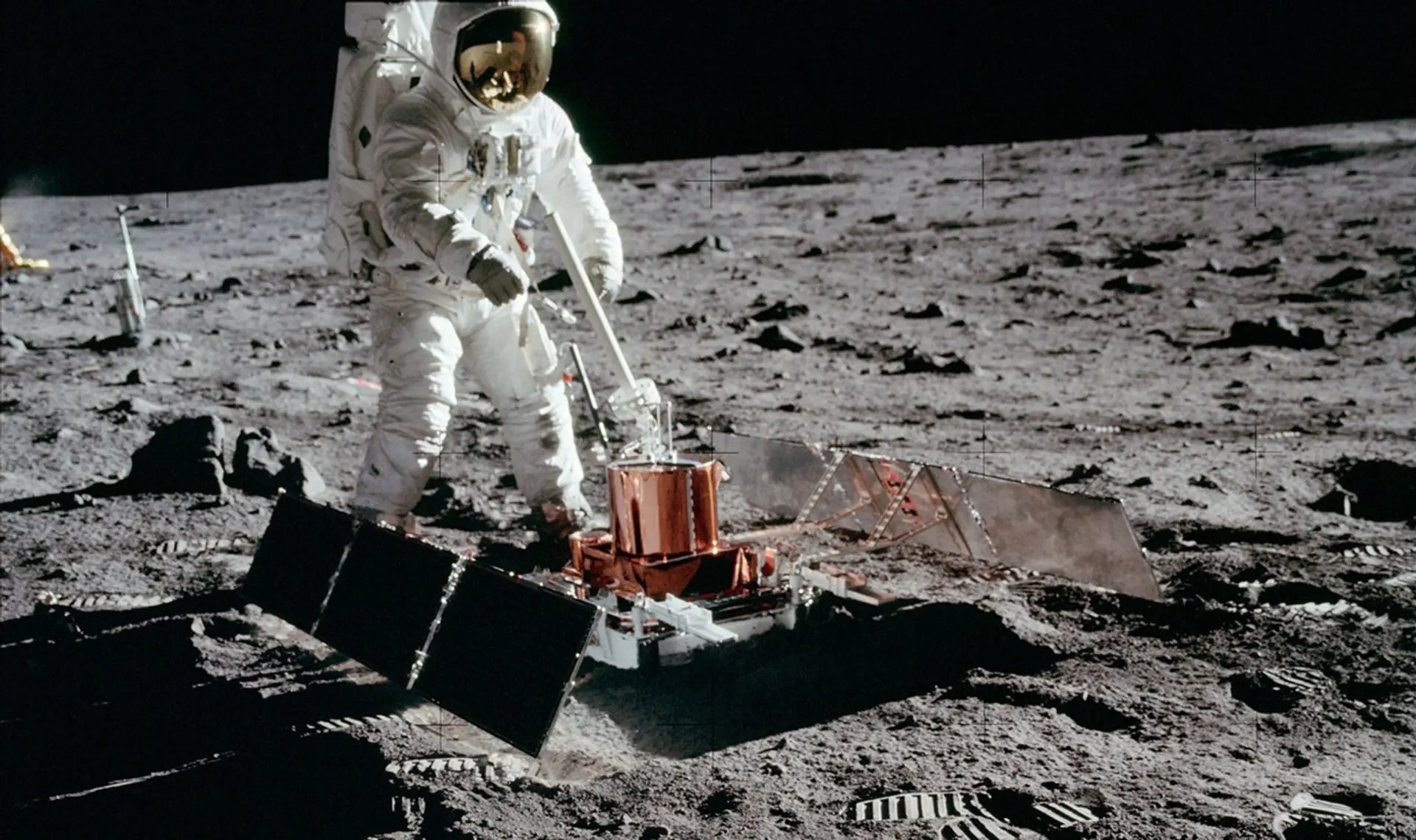 'Dust, radiation and low gravity': Why living on the Moon is so difficult?