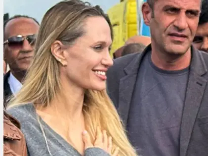 Angelina Jolie travels to the Egyptian Rafah border, meets injured Palestinians and Gaza aid workers Angelina Jolie travels to the Egyptian Rafah border, meets injured Palestinians and Gaza aid workers