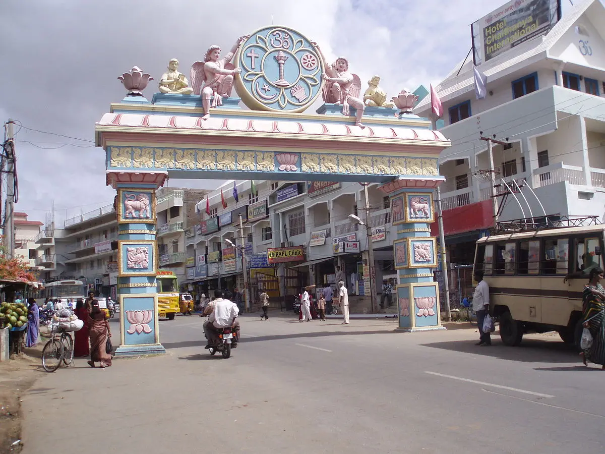 1. The Secret Pilgrimage to Puttaparthi (2005)