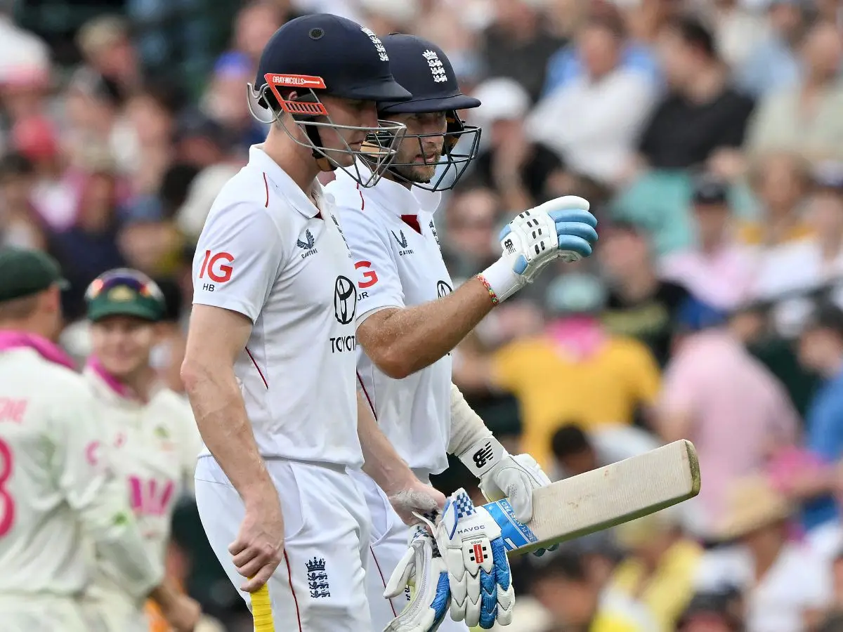 Ashes, SCG Test: Root, Brook put England ahead before bad light interrupts play on day 1 Ashes, SCG Test: Root, Brook put England ahead before bad light interrupts play on day 1