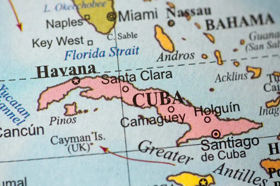 Traffickers dump cargo at sea