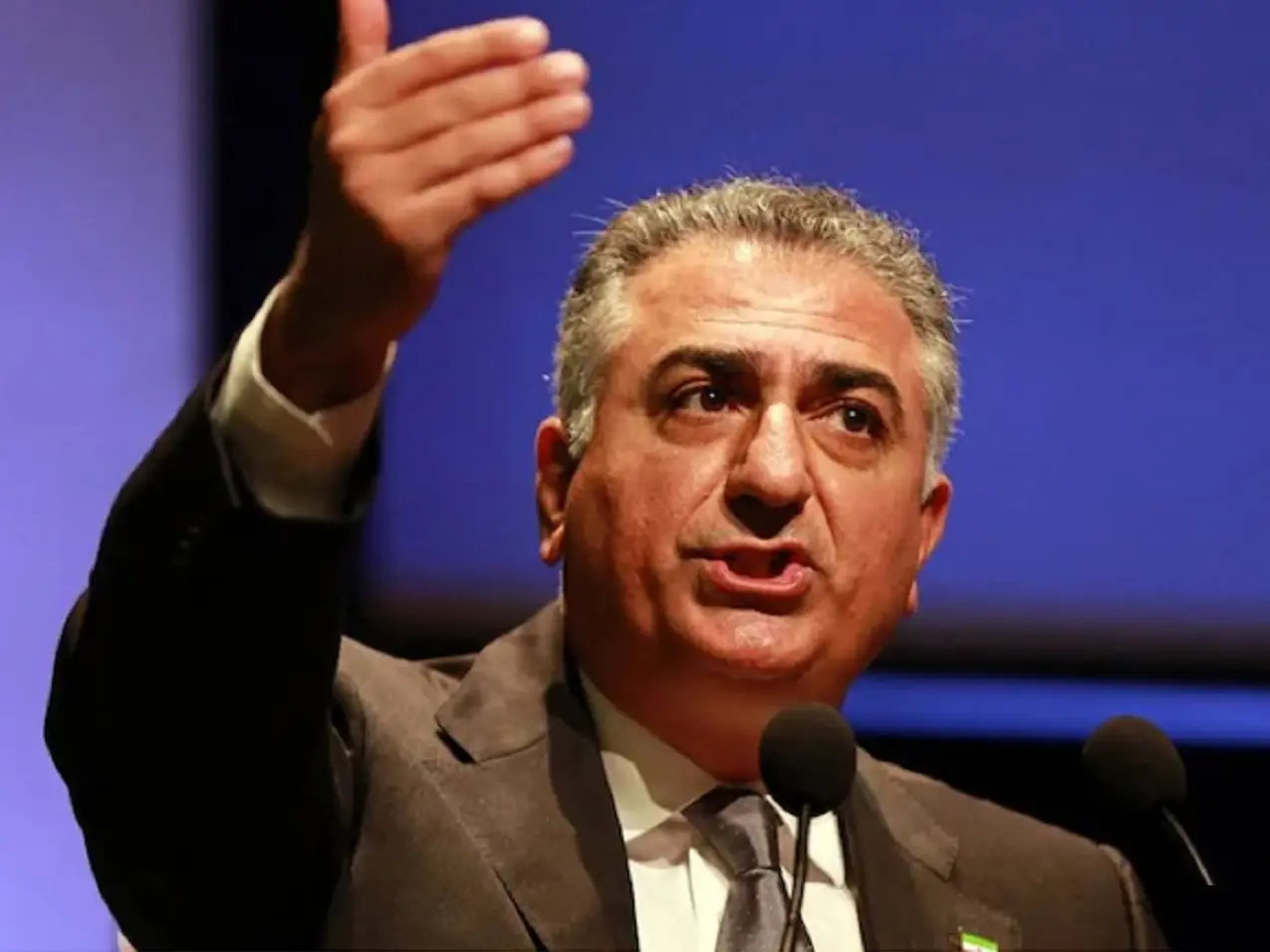 Reza Pahlavi urges Iranians to continue protests, warns Tehran may cut internet Reza Pahlavi urges Iranians to continue protests, warns Tehran may cut internet