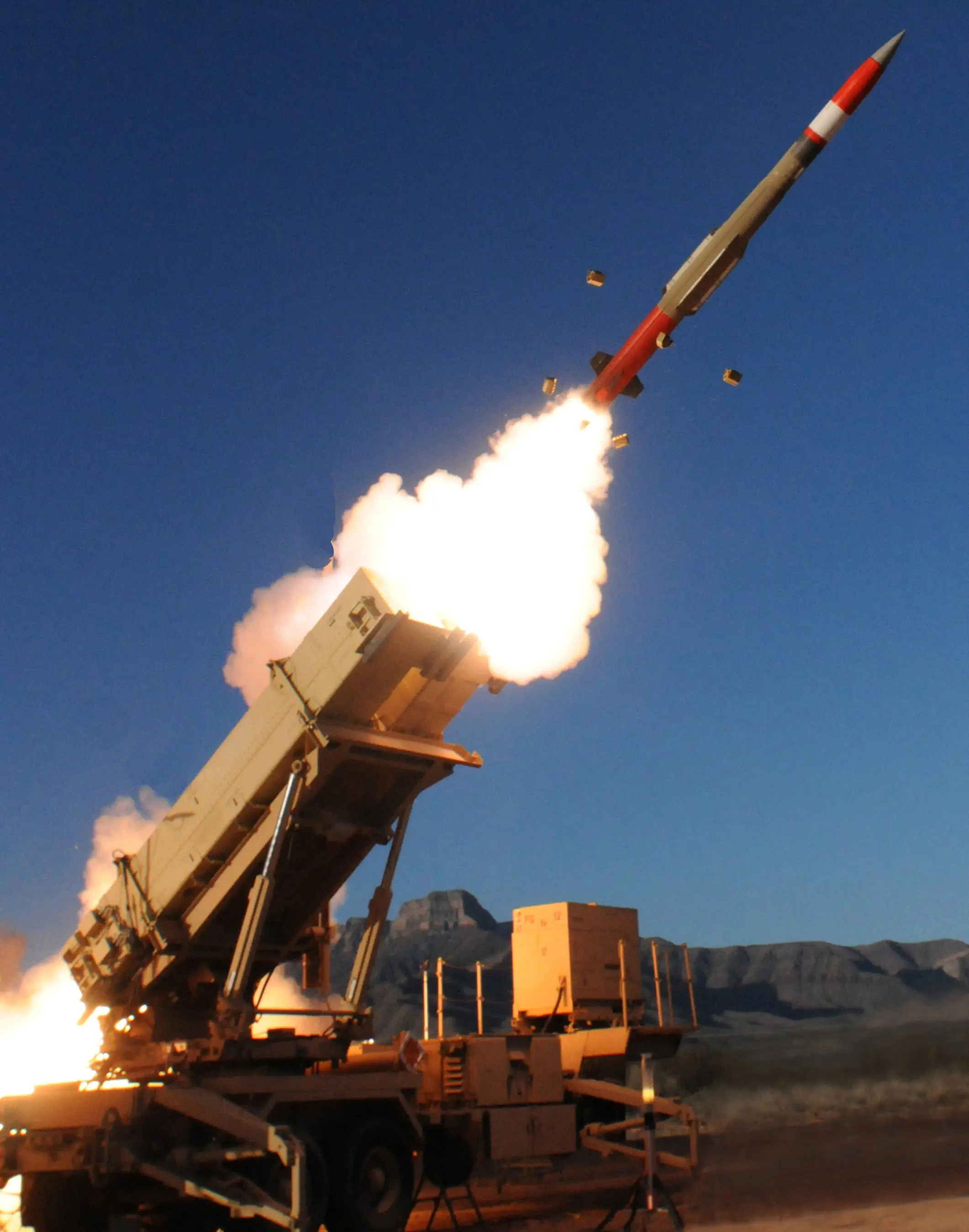 How the missile destroys its targets