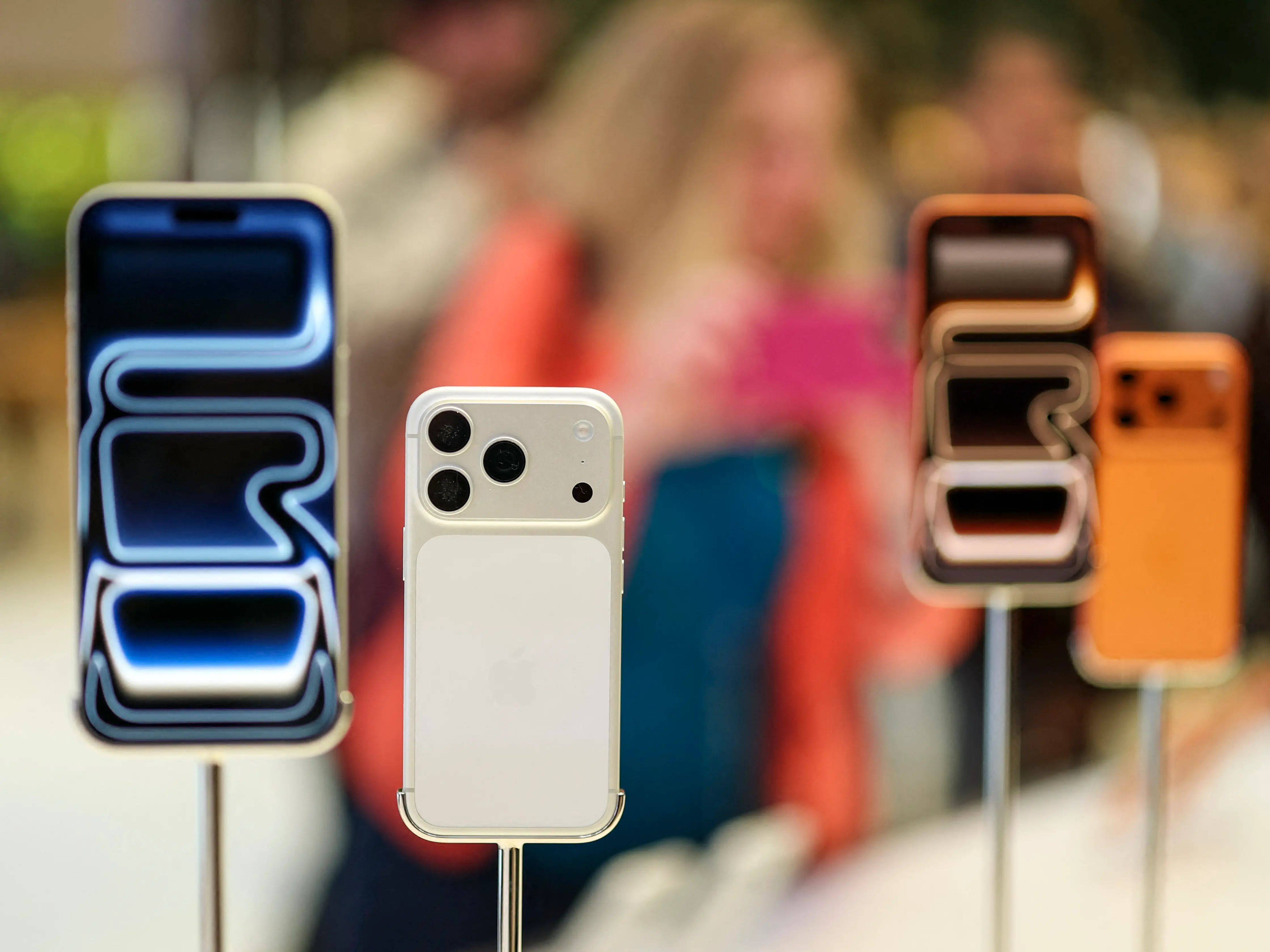 Apple becomes world’s leading smartphone brand, surpasses Samsung: Report Apple becomes world’s leading smartphone brand, surpasses Samsung: Report