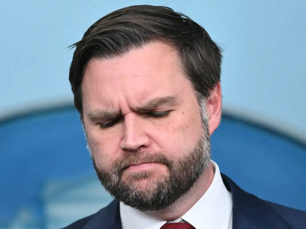 US Secret service agent assigned to JD Vance placed on leave after alleged security leak US Secret service agent assigned to JD Vance placed on leave after alleged security leak