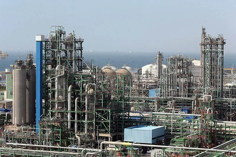 Who buys Iranian crude in China?
