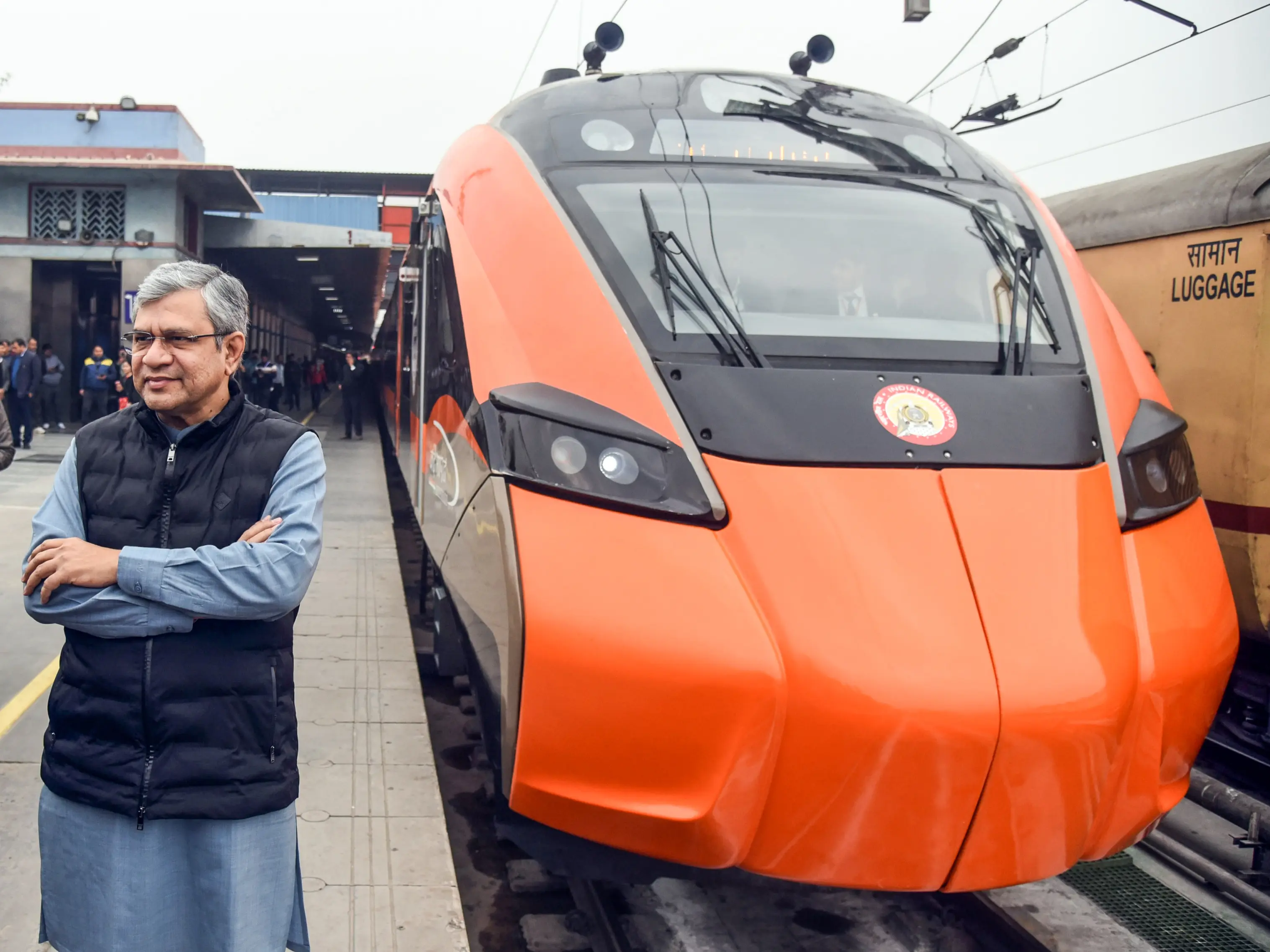 After Vande Bharat Sleeper launch, Ashwini Vaishnaw urges West Bengal to prevent stone attacks on trains After Vande Bharat Sleeper launch, Ashwini Vaishnaw urges West Bengal to prevent stone attacks on trains