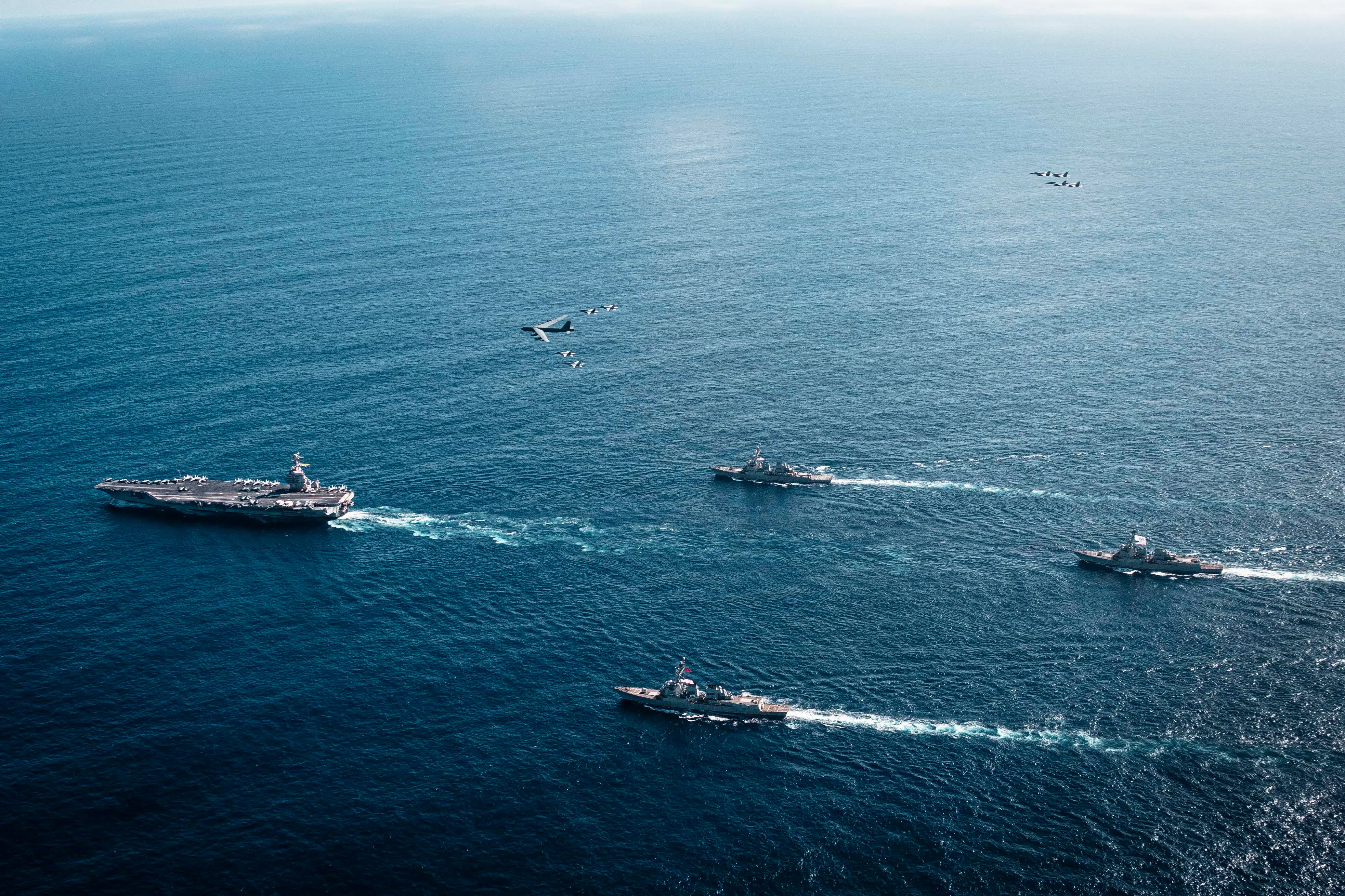 'Refueling the fleet': How the US Navy refuels destroyers around the USS Abraham Lincoln