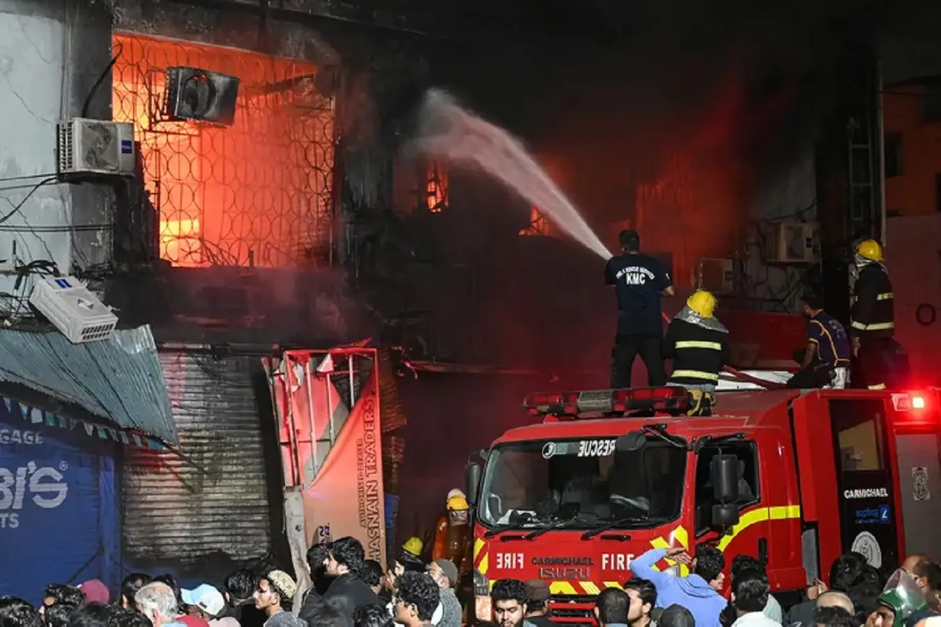 Karachi mall fire toll may rise as 60 reported missing, Sindh CM says 6 confirmed dead