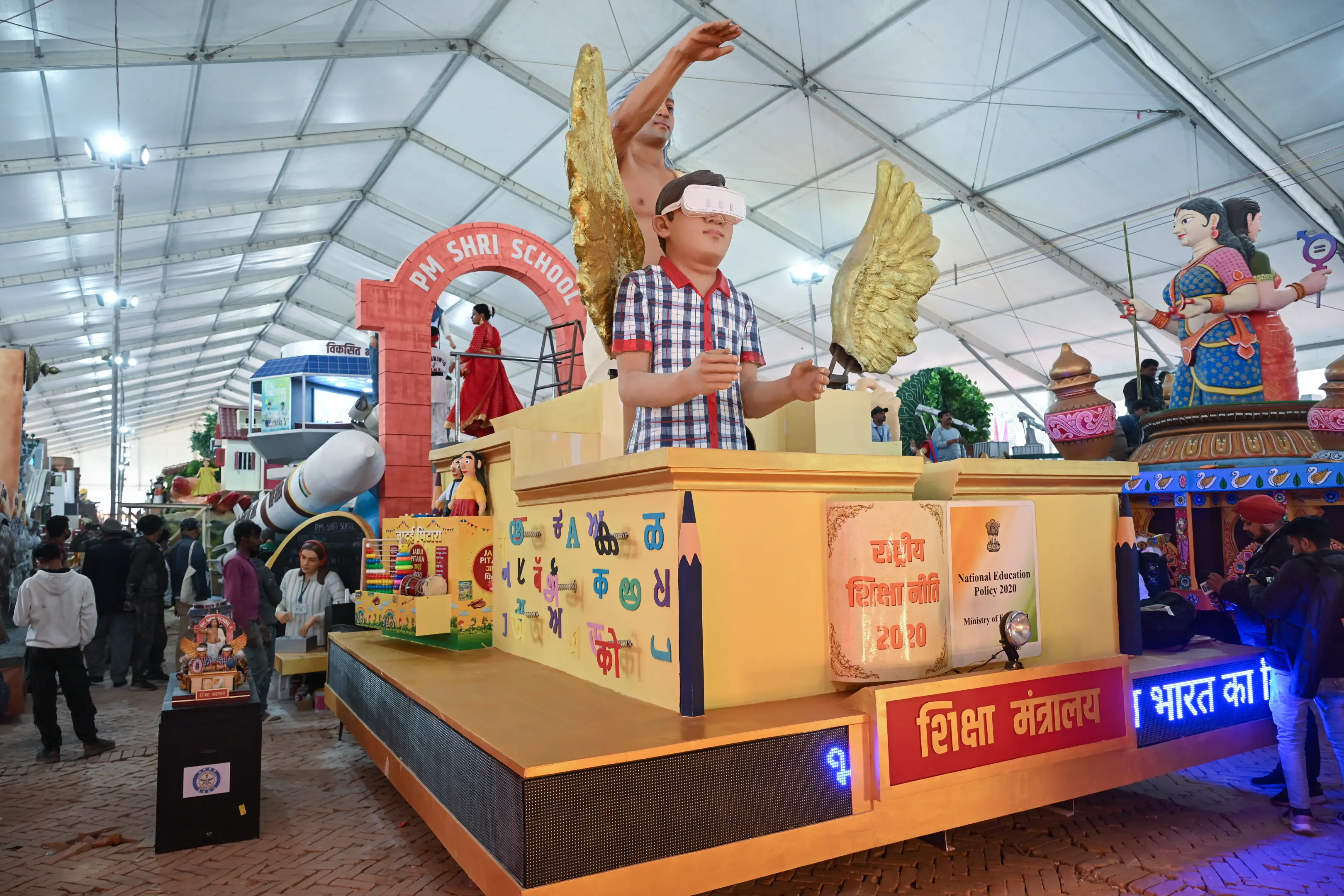 Cultural tableaux and creative displays