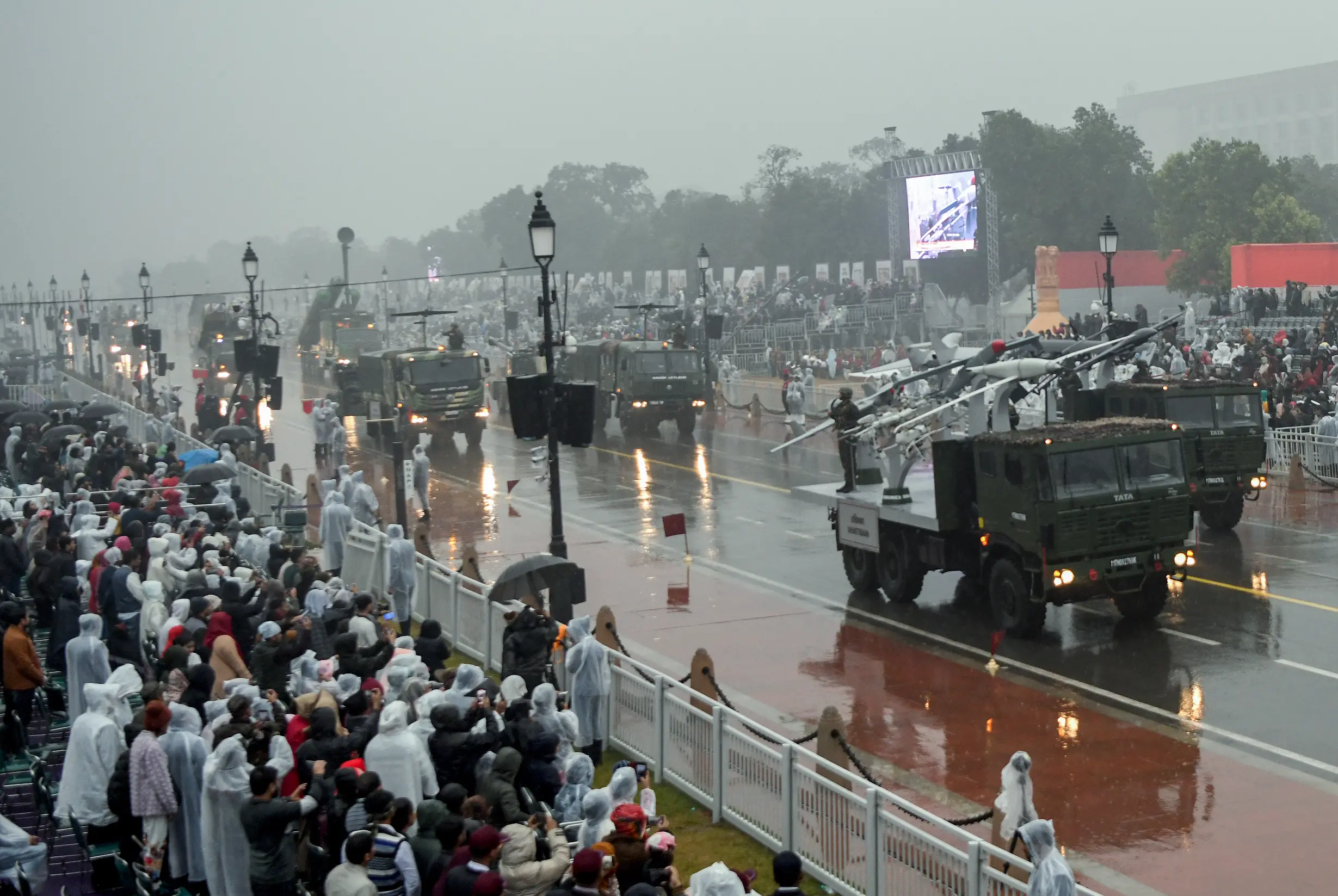 Marching contingents, formations and military assets