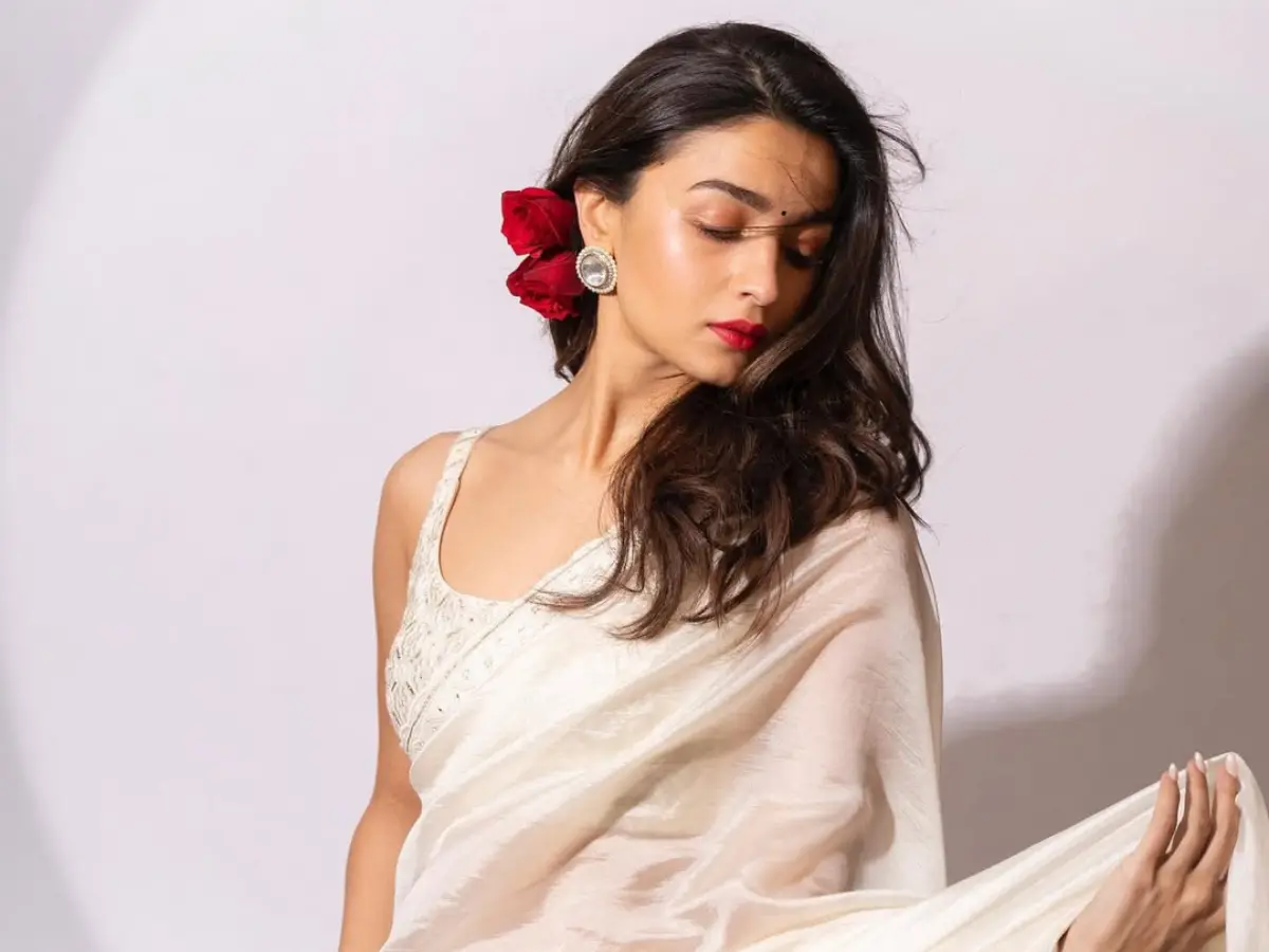 The Minimalist White Saree
