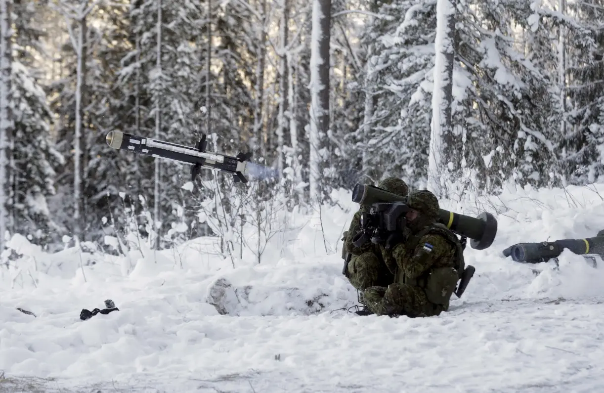 The Javelin Missile Warhead against the cold