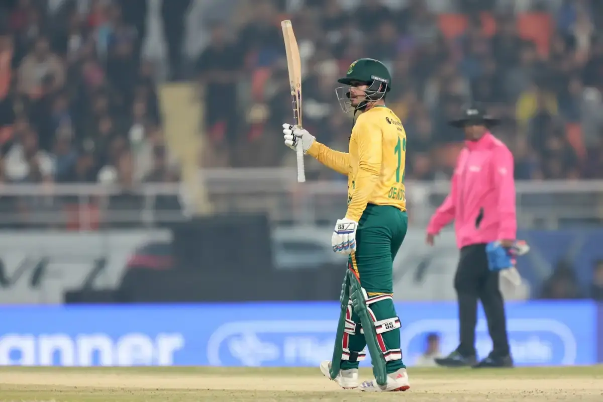 Quinton de Kock (South Africa) - 25 sixes