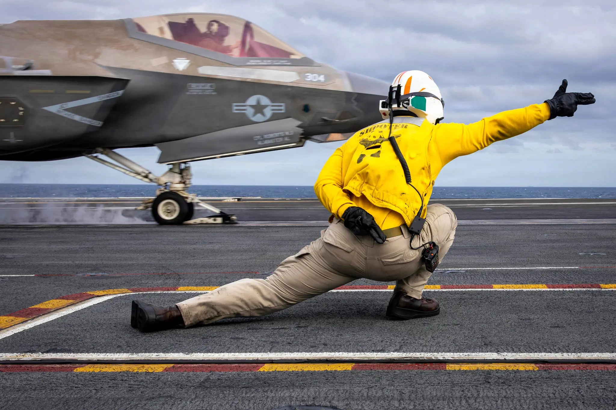 'Grid-killers onboard': How USS Abraham Lincoln can cut entire Iran's power supply in 10 mins?