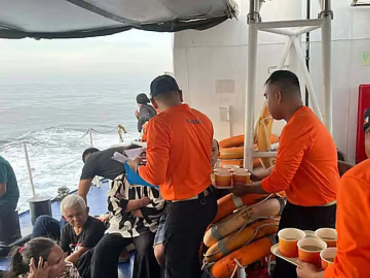 At least 18 killed after ferry carrying over 350 sinks in southern Philippines; several missing At least 18 killed after ferry carrying over 350 sinks in southern Philippines; several missing
