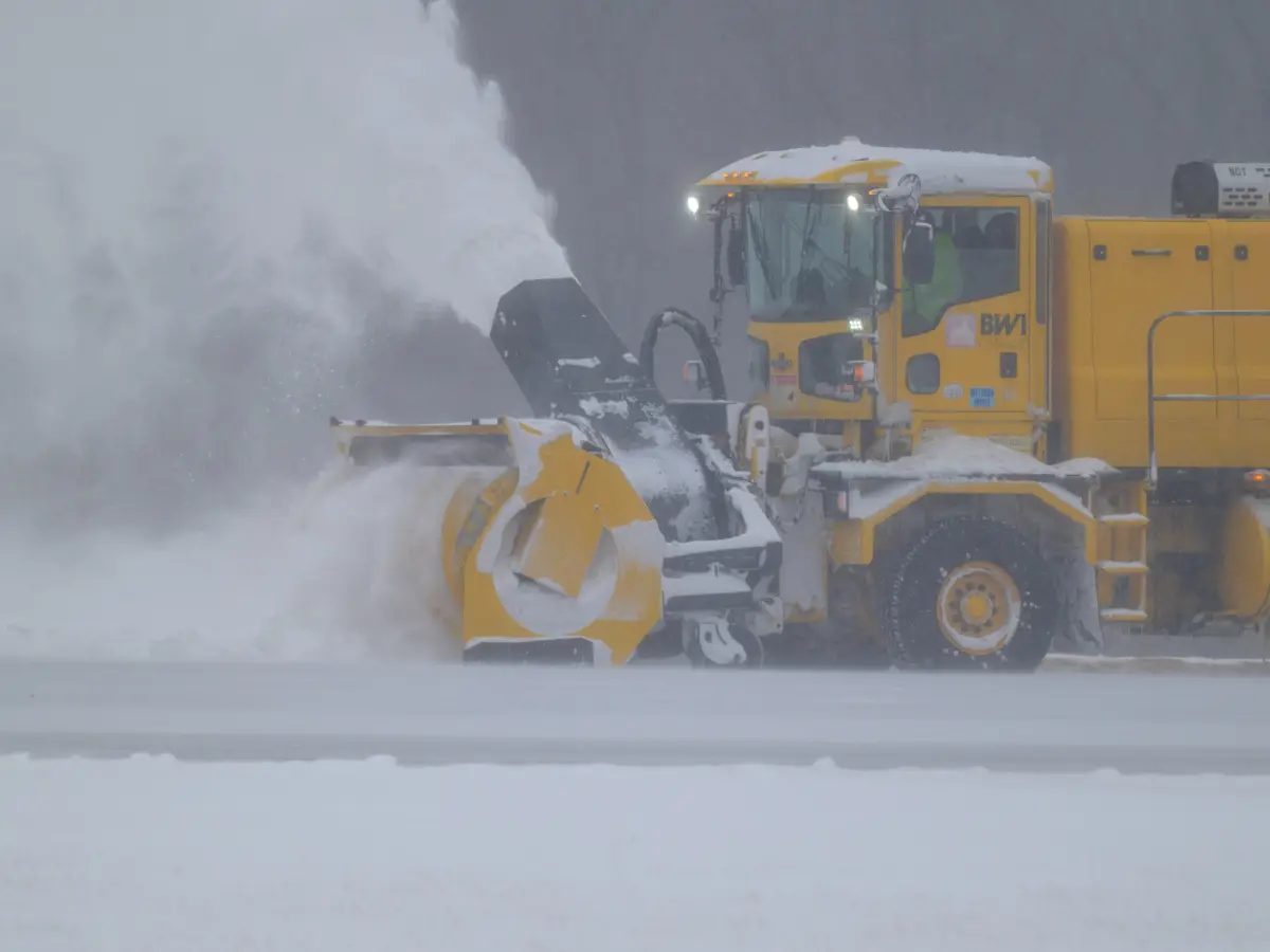 'Aircraft upside down': Private jet crashes in Bangor as winter storm pummels Maine 'Aircraft upside down': Private jet crashes in Bangor as winter storm pummels Maine