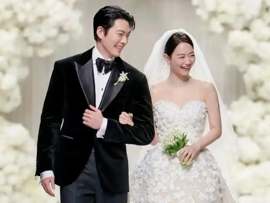 Shin Min Ah-Kim Woo Bin travel diaries! Actress shares sweet moments from vacation post wedding