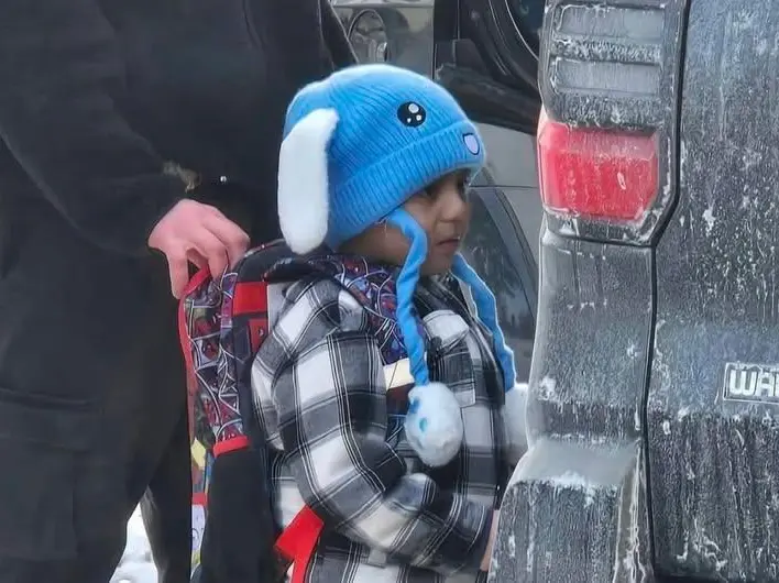US judge halts deportation of 5-year-old and his father detained by ICE in Minneapolis US judge halts deportation of 5-year-old and his father detained by ICE in Minneapolis