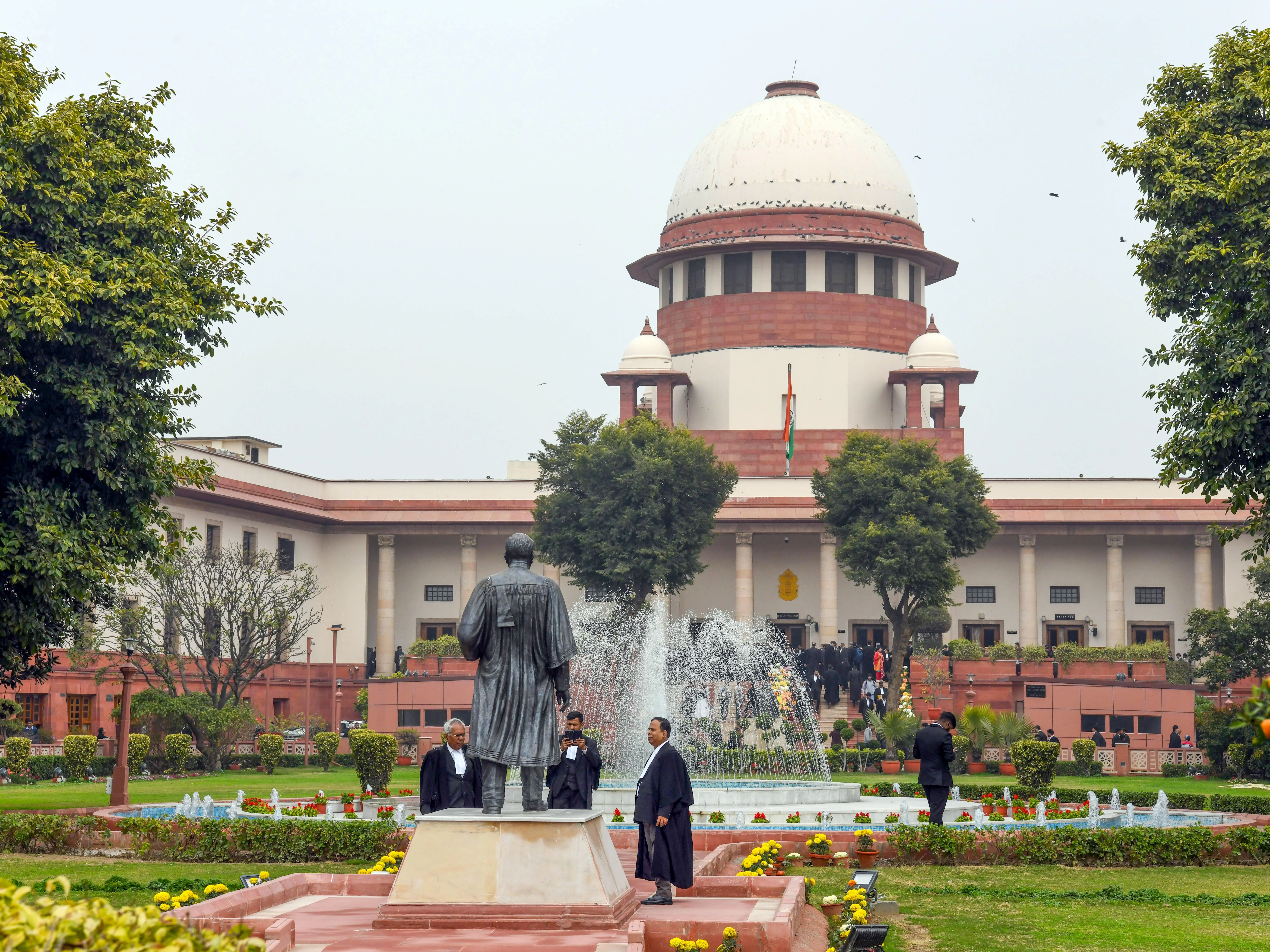 'Flag bearing unions': CJI Surya Kant criticises trade union practices hurting industry growth 'Flag bearing unions': CJI Surya Kant criticises trade union practices hurting industry growth