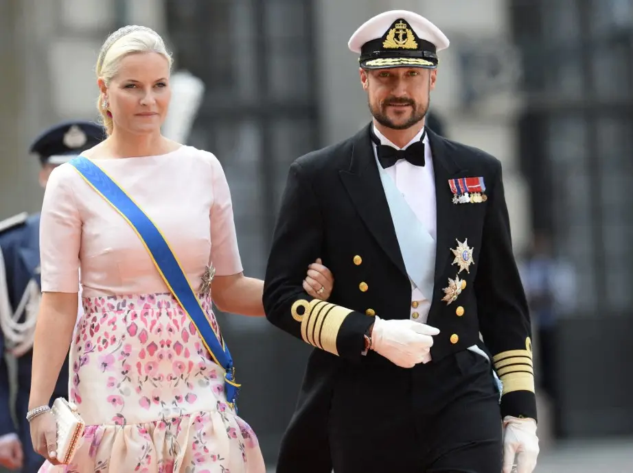 Norway Crown Princess asked Epstein about a naked women wallpaper for her 15-year-old son's room