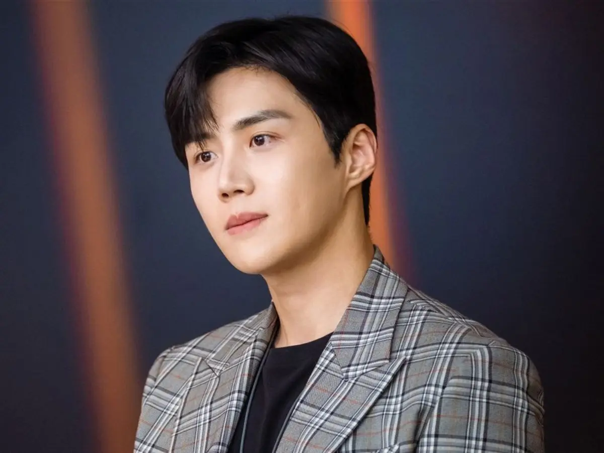 After Cha Eun Woo, Kim Seon Ho faces allegations of tax evasion; agency issues statement