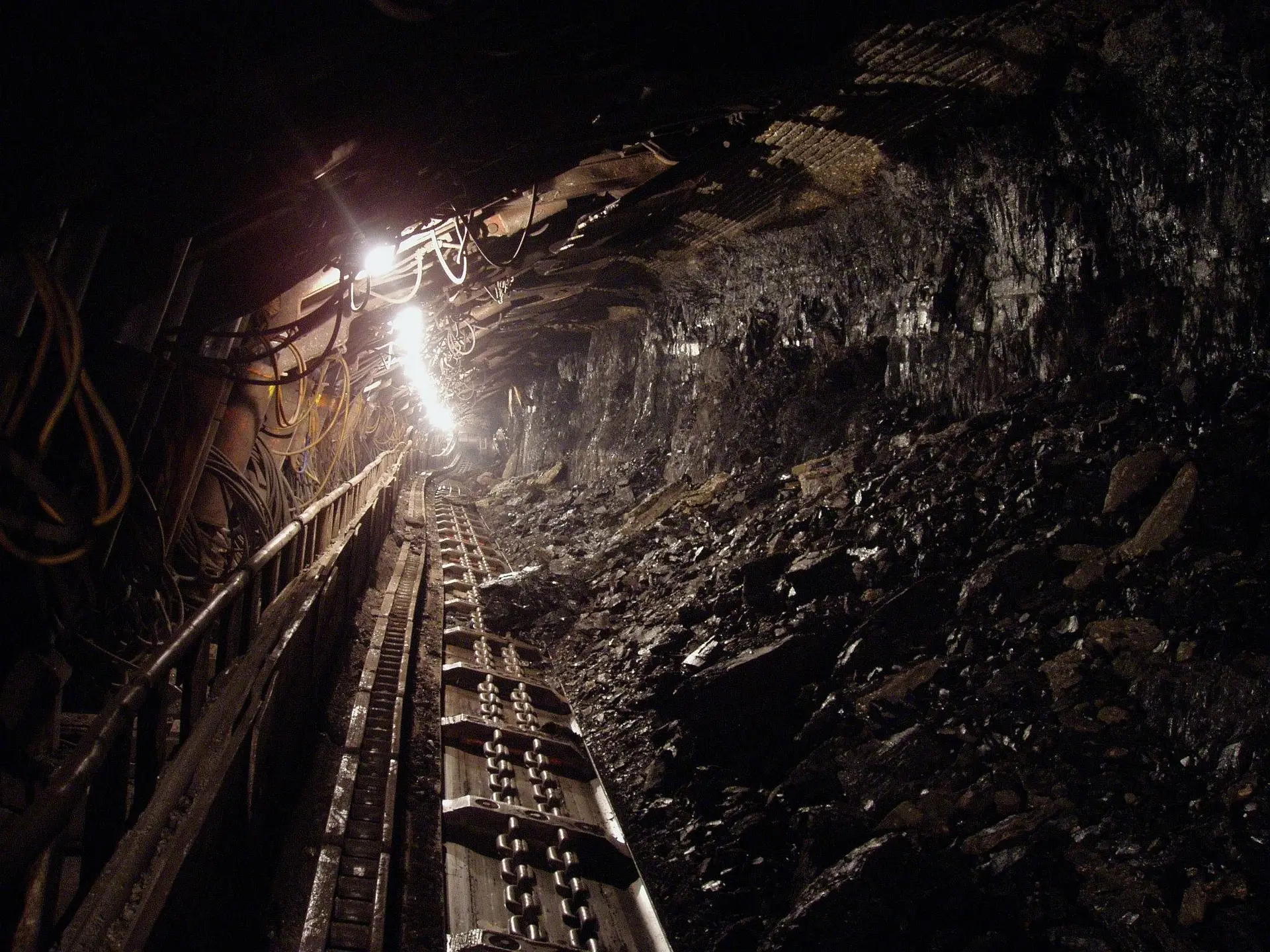 At least four dead after blast rocks Colombian coal mine At least four dead after blast rocks Colombian coal mine