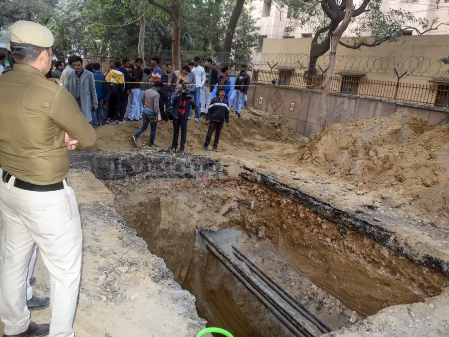 Delhi police arrest sub-contractor day after biker falls to death into Janakpuri’s uncovered pit