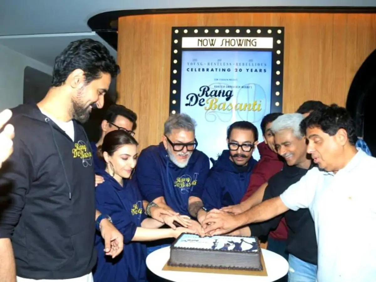 Rang De Basanti turns 20! Aamir Khan, Soha Ali Khan, and others attend screening in Mumbai Rang De Basanti turns 20! Aamir Khan, Soha Ali Khan, and others attend screening in Mumbai